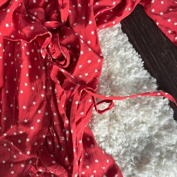 Realisation Par Alexandra Red Star Print 100% Silk Wrap Dress - Picture 4 of 4